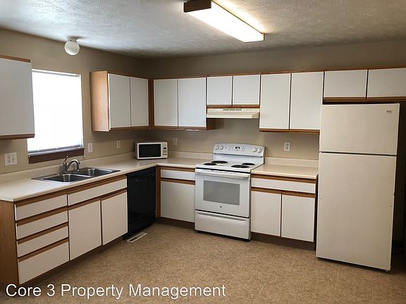 2nd image of 3411 Bohmer Dr APT 02
