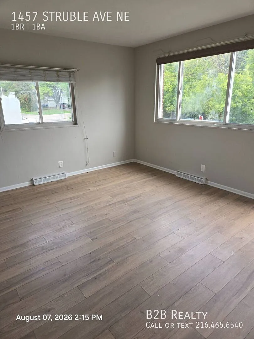 Charming 1-Bedroom Property in Prime Location — Photo 3