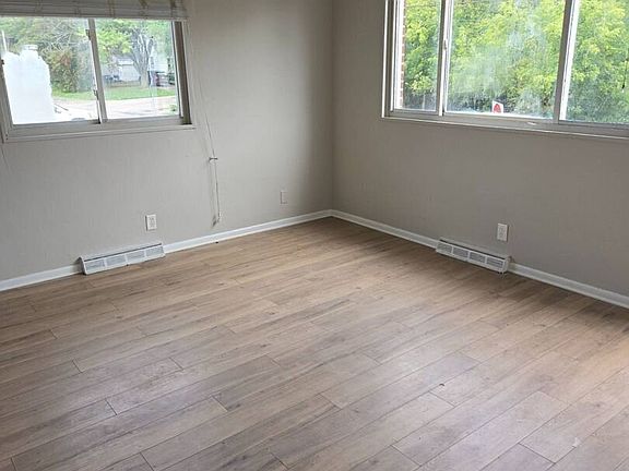 3rd image of 1457 Struble Ave NE
