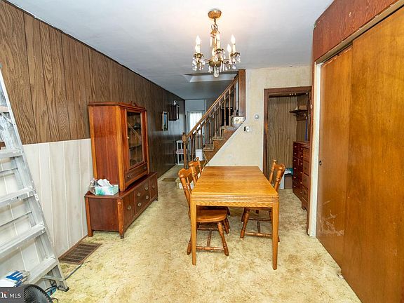 5th image of 5047 Worth St