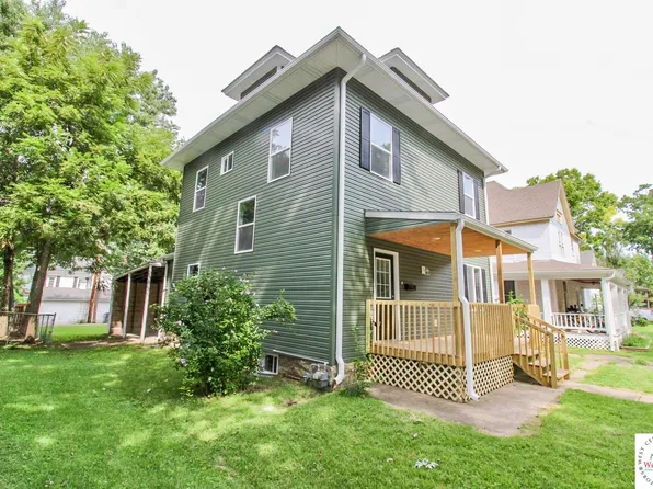 422 S Quincy Ave, Sedalia, MO 65301