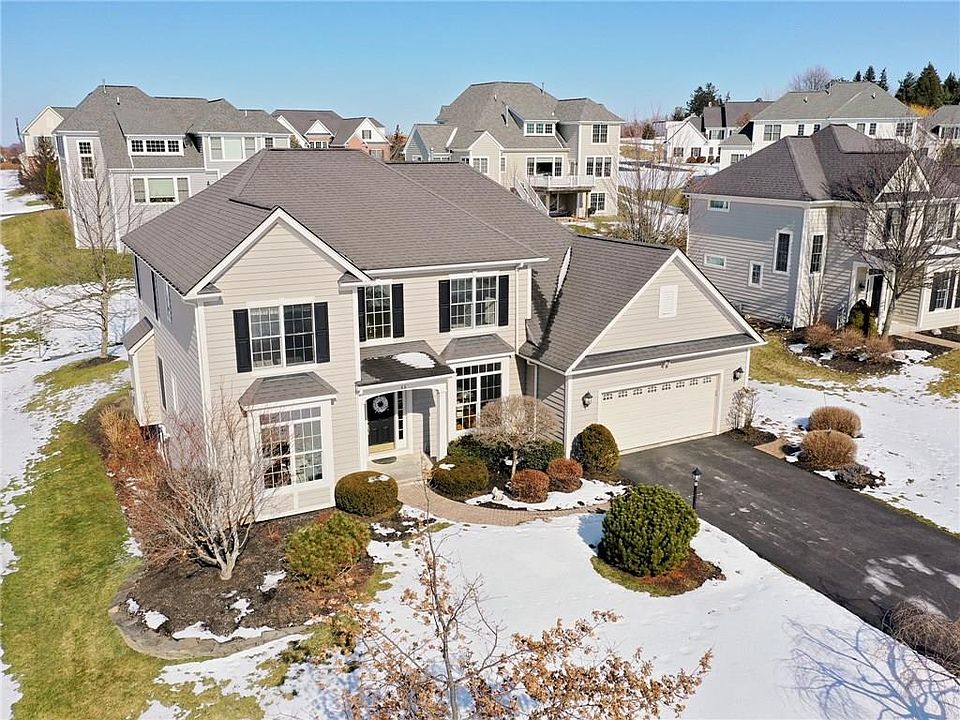 1st image of 11 Amber Hill Dr