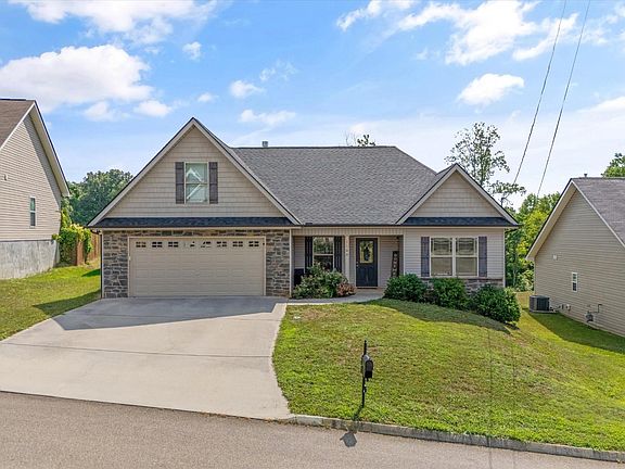 2nd image of 1144 Blackstone View Ln