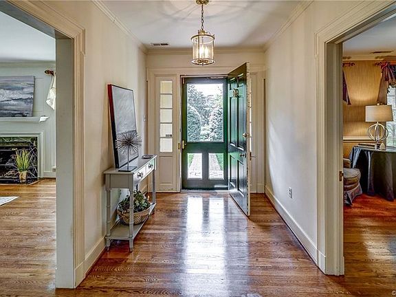 5th image of 1219 Rothesay Cir