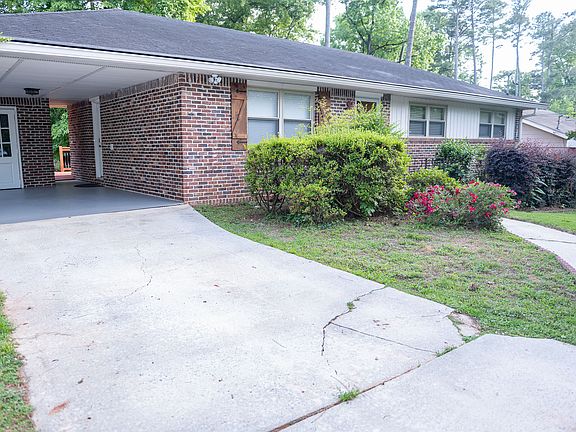 4th image of 2945 Harcourt Dr