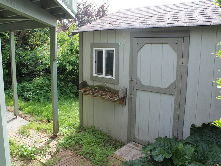 4402 Glasgow Way — Photo 47