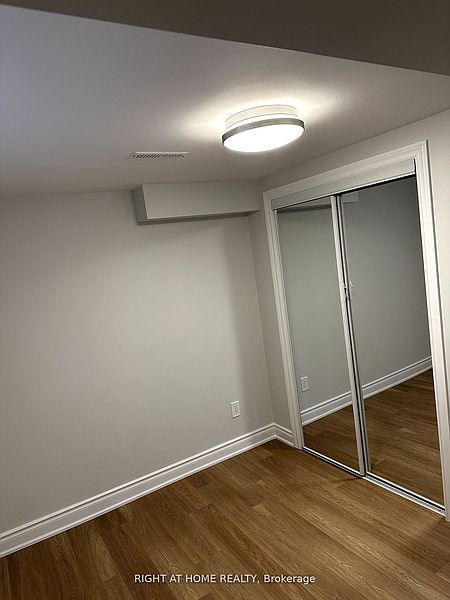 Ajax House for rent - 1 Bedroom — photo 5