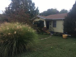 526 E Meadowmere St, Springfield, MO 65807