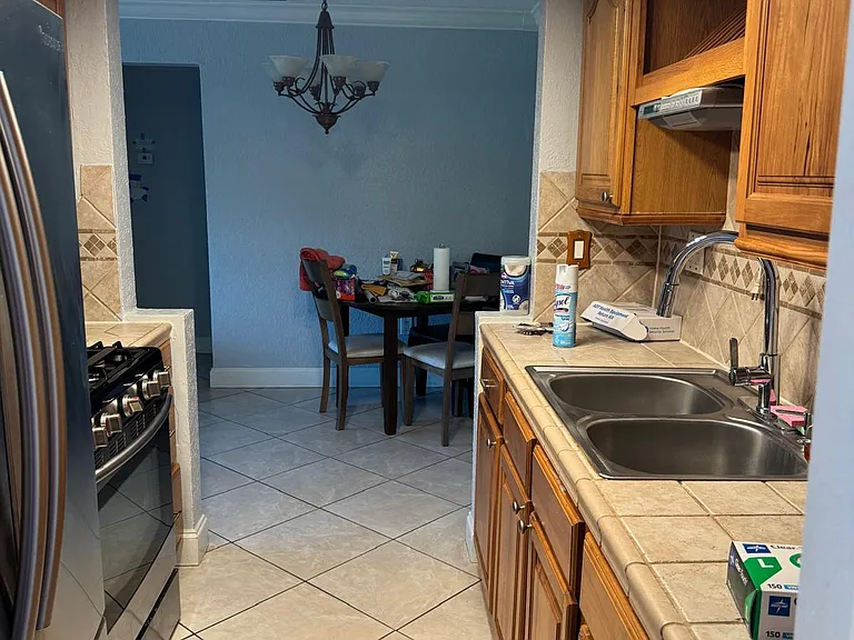 8310 NW 24th Pl — Photo 5
