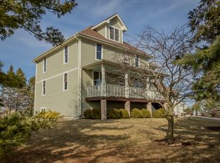 24964 Henderson Rd, Sycamore, IL 60178