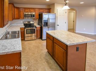 801 Madison Dr, Prairie Grove, AR 72753
