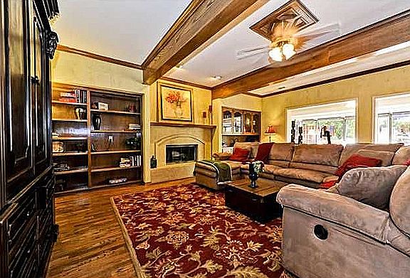 5th image of 104 Yacht Ct