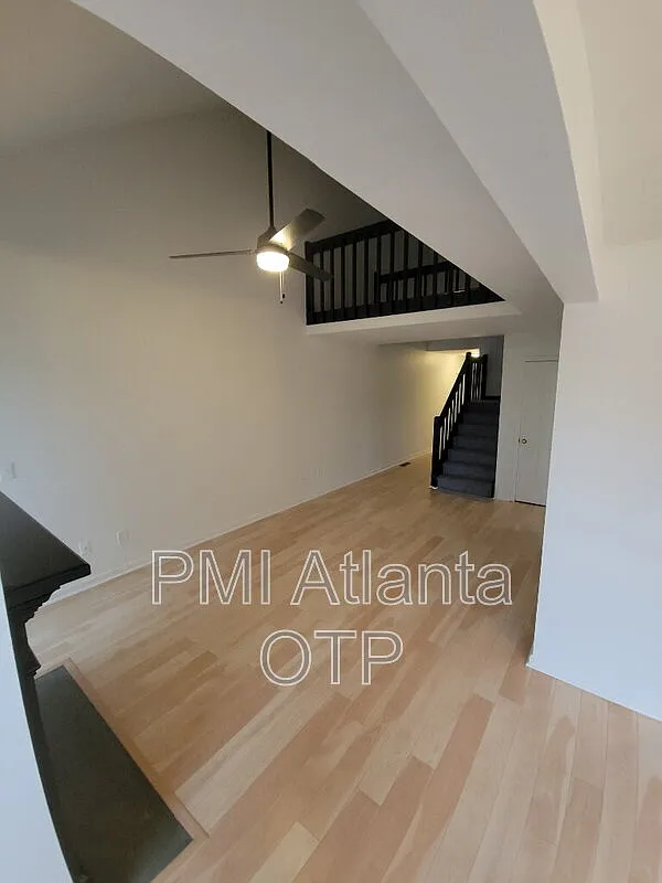 2 bed, 2.5 bath, 1492 sqft, $1,975 — Photo 4