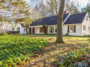 45 Huntington Hls S, Rochester, NY 14622