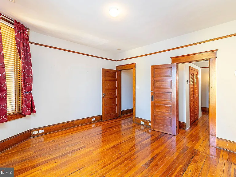7 N Loudoun St #1/2 — Photo 35
