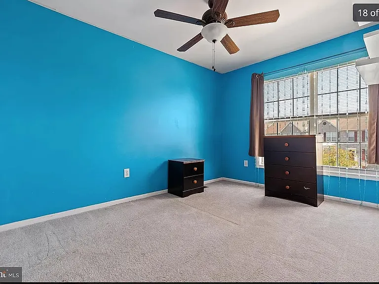 124 Versailles Ct — Photo 11