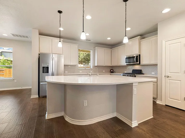 9010 Gage Dr — Photo 6