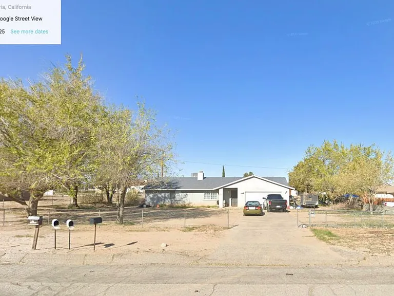 11370 Maple Ave — Photo 1