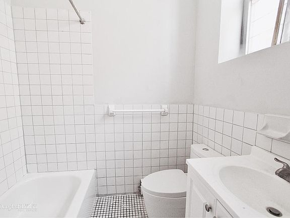5th image of 2059 2nd Ave APT 2N