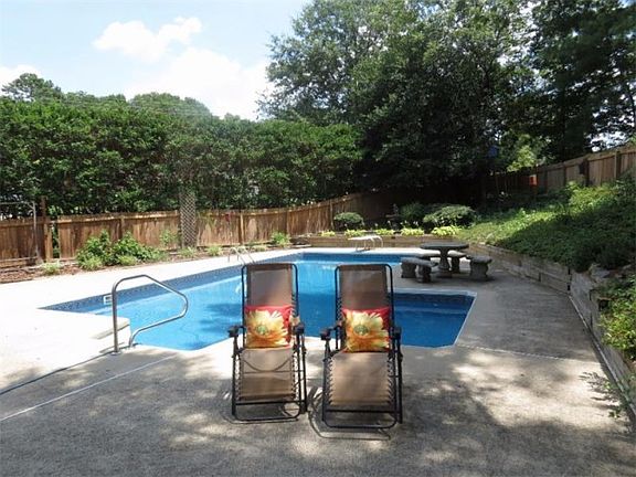 2nd image of 4501 Kings Lake Dr NE