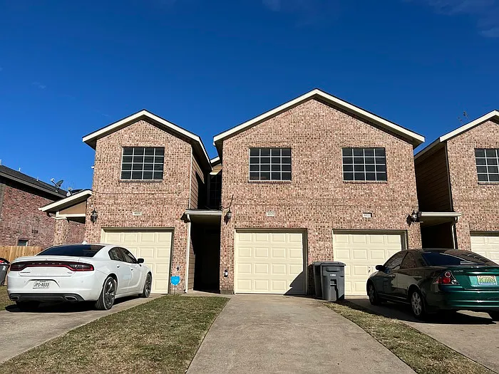 4029 Preferred Pl — Photo 1