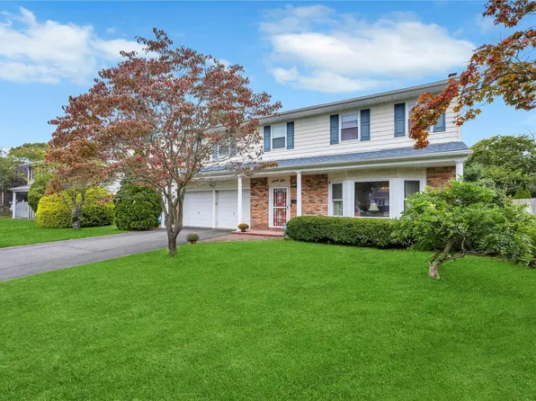 65 Primrose Lane, Kings Park, NY 11754