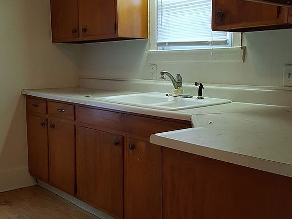5th image of 515 Marquette Ave
