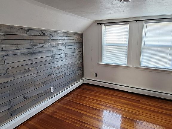 4th image of 374 Woonasquatucket Ave #3