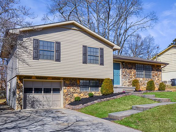 3rd image of 7621 SW Hawthorne Dr