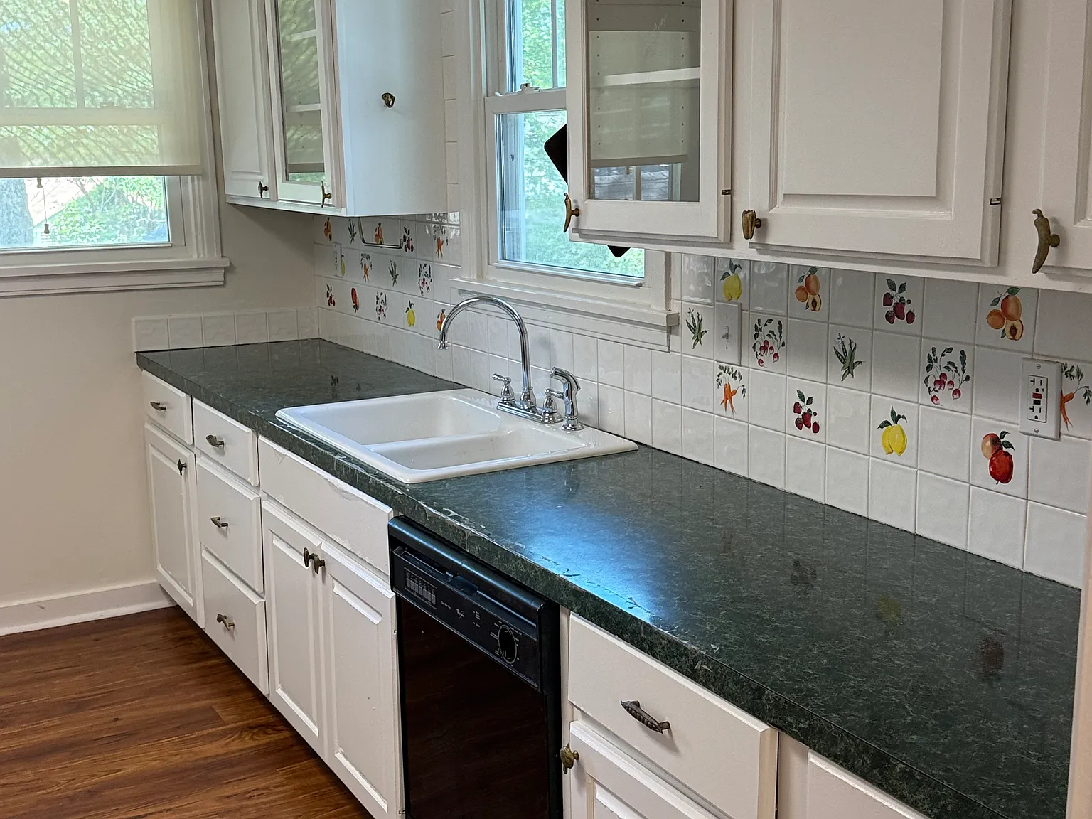 3 bed, 1255 sqft, $1,750 — Photo 4