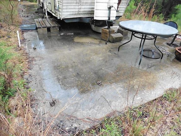 3rd image of 516 Live Oak Dr