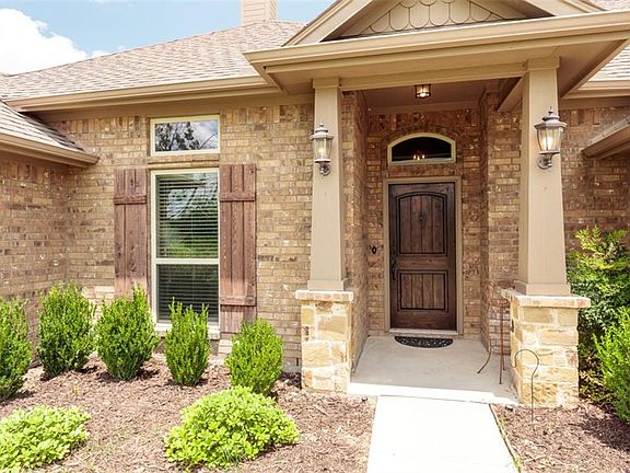 4th image of 315 Andrews Ct