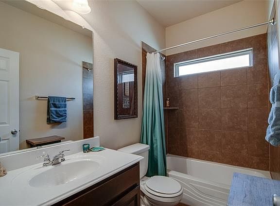5th image of 3108 Oak Crest Dr