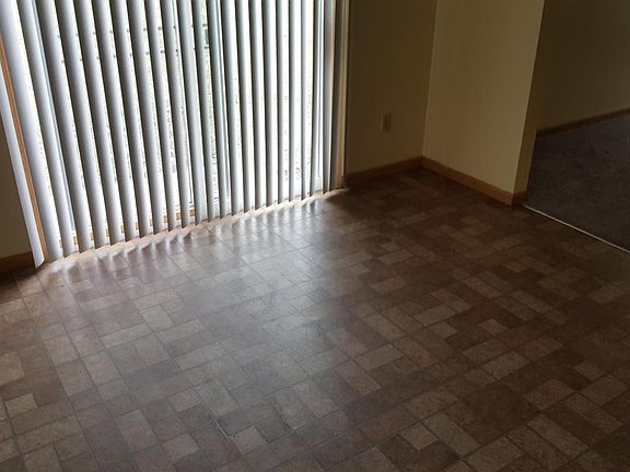 4th image of 3253 Easthaven Dr S
