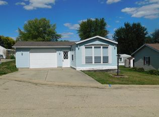 106 Red Haw Ct, Freeport, IL 61032