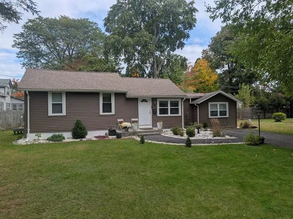 195 Ambrose St, Springfield, MA 01109