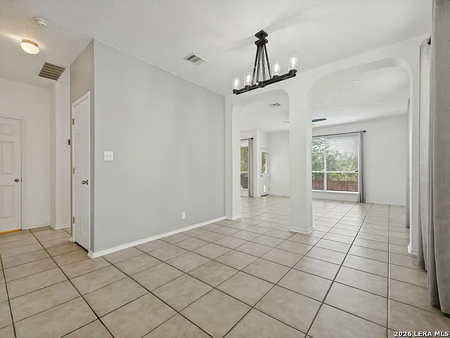 3 bed, 2.5 bath, 2058 sqft, $2,400 — Photo 2