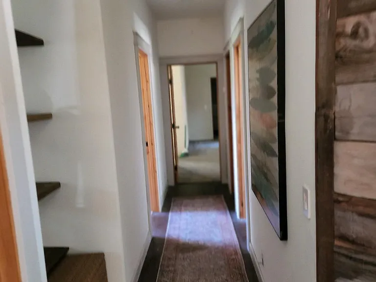 Capitol Dr — Photo 10