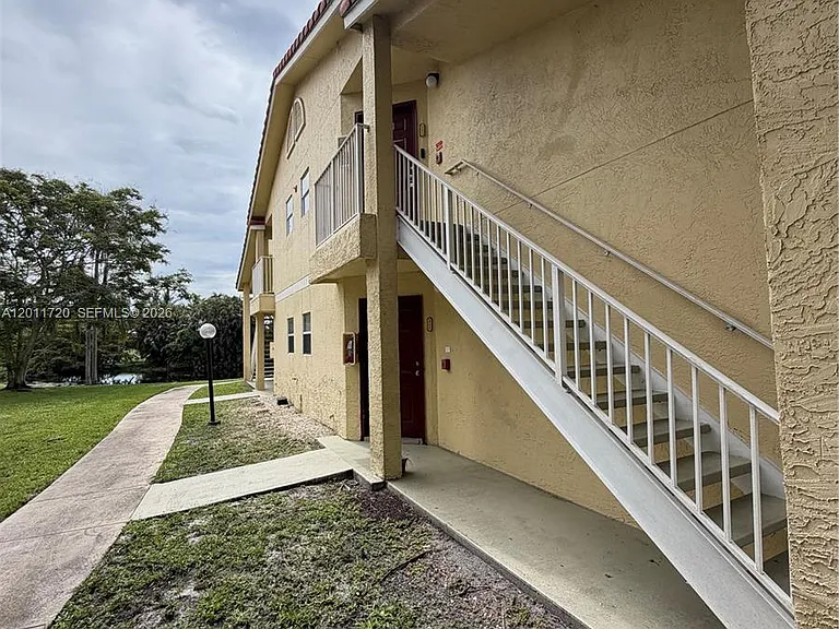 1306O0 Vista Isles Dr #221 — Photo 5