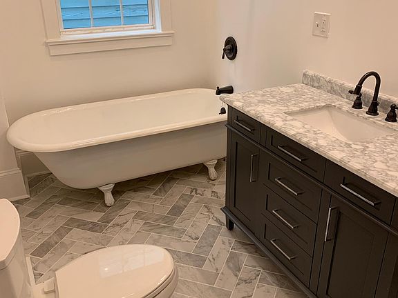 5th image of 547 E Park Ave
