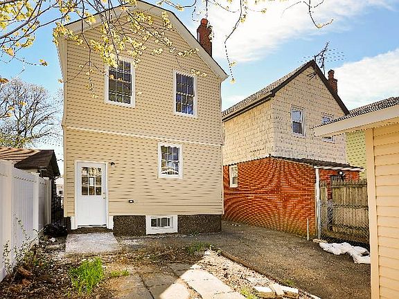 5th image of 10412 188th St