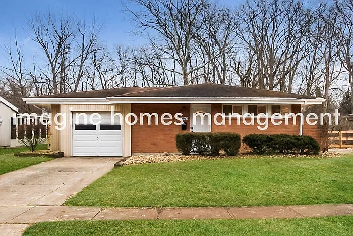 3 bed, 1.5 bath, 1176 sqft, $1,995 — Photo 1