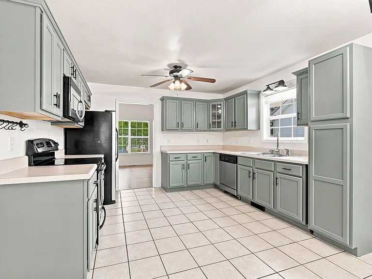 1524 Cedar Springs Cir — Photo 5