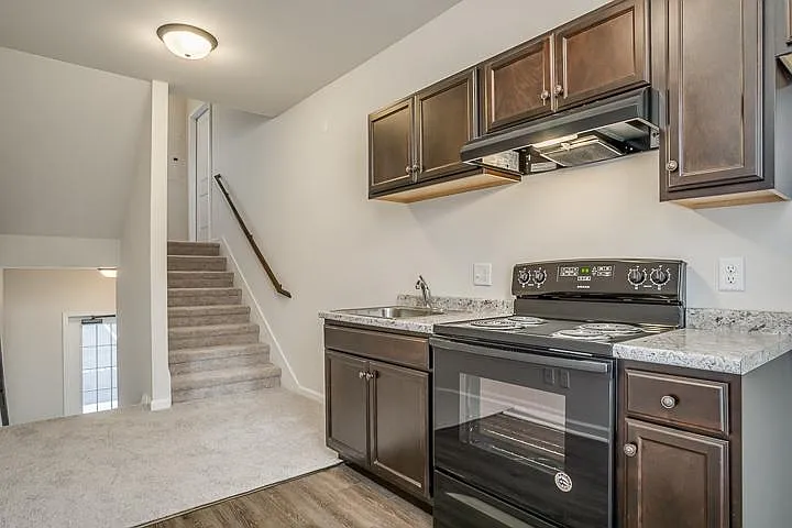 195 W 12th St #100-2 — Photo 11
