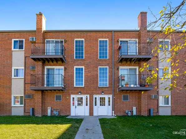 133 W Elk Trl APT 333, Carol Stream, IL 60188