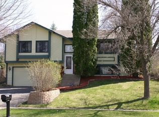 11511 W River Hills Dr, Burnsville, MN 55337