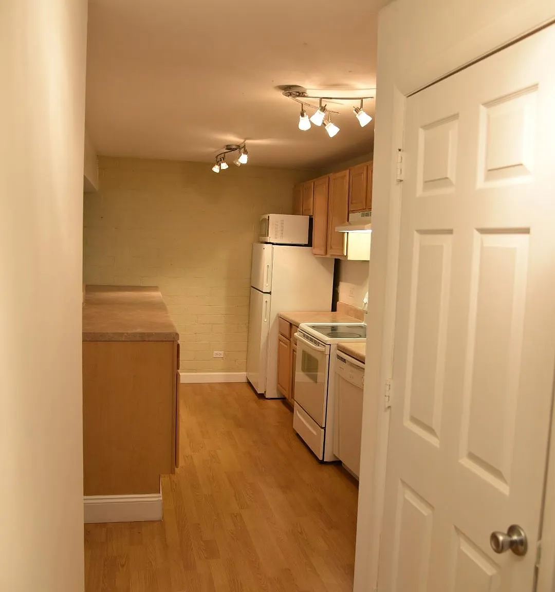 1800 Jefferson Park Ave — Photo 4