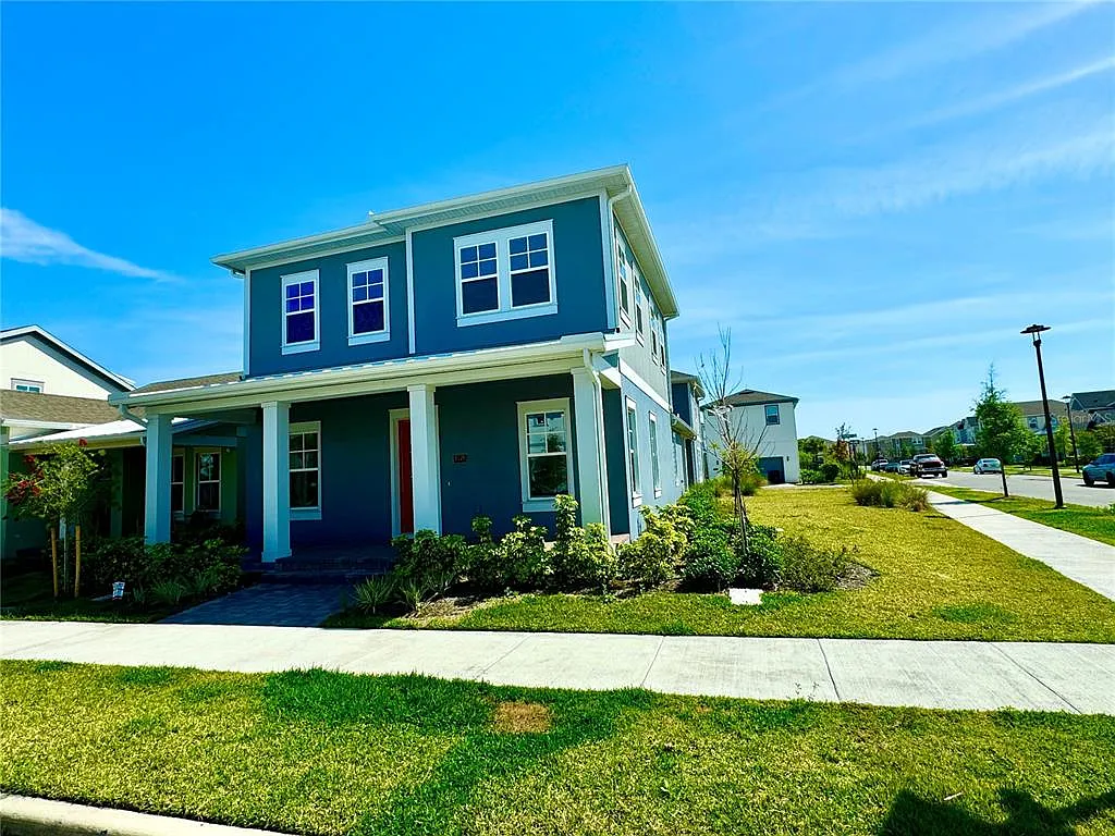 4 bed, 3.0 bath, 2825 sqft, $4,300 — Photo 2