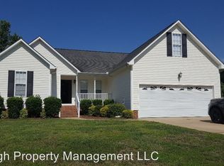 200 Grassy Meadow Rd, Holly Springs, NC 27540