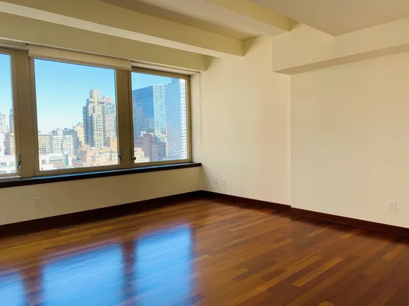 305 East 63rd Street image 6 of 13